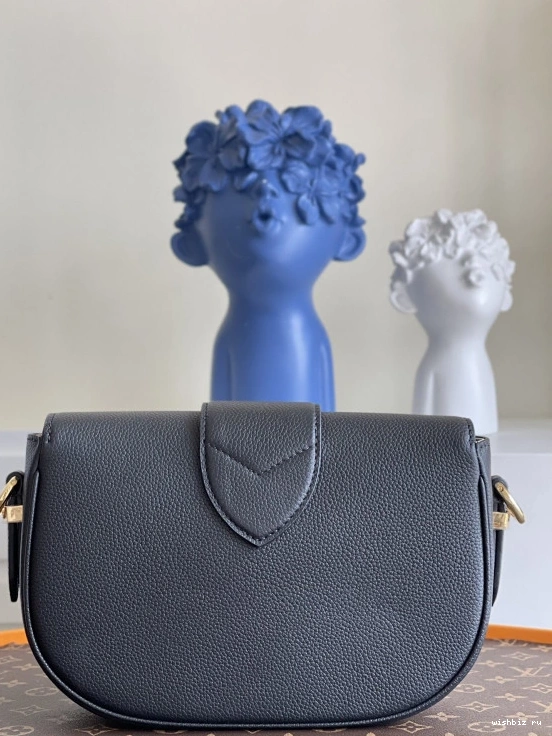 WIS SOFT PONT LOUIS MM VUITTON 9 1107